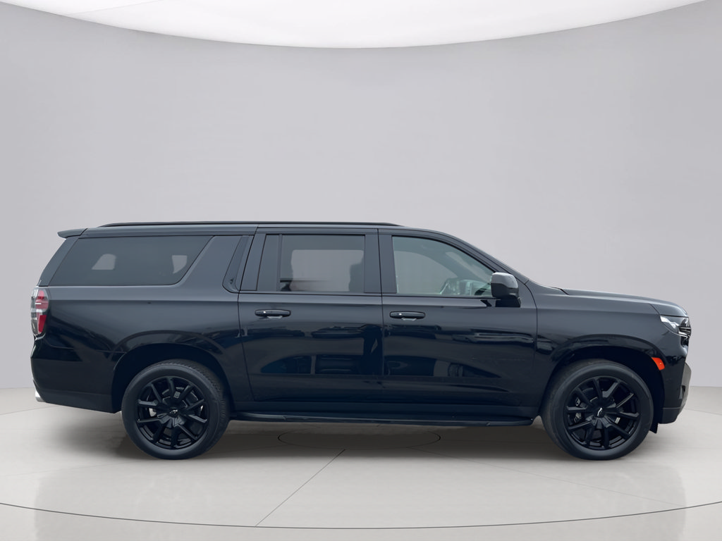 Used 2023 Chevrolet Suburban RST w/ Sport Performance Package AWD/4WD image 2