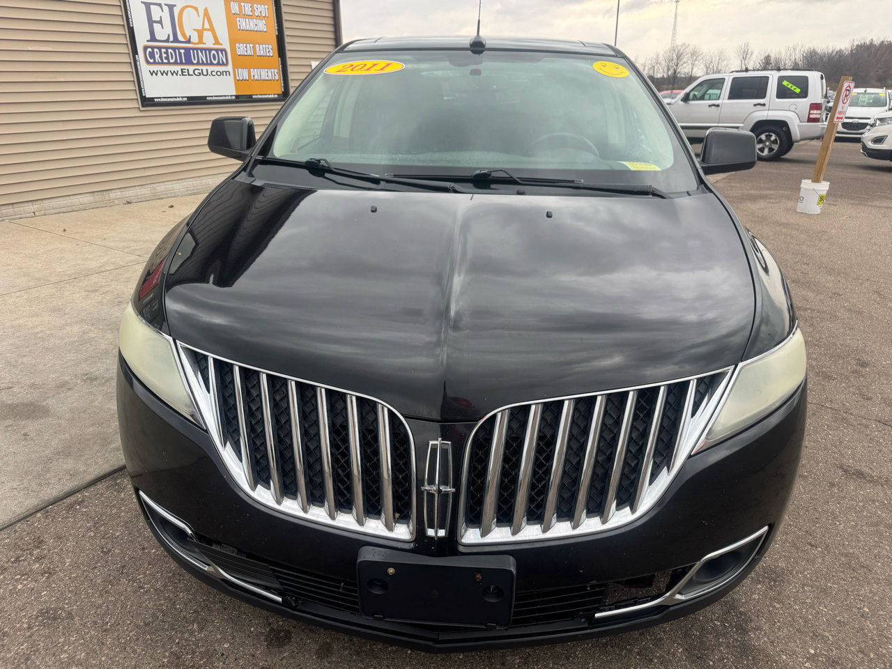 Used 2011 Lincoln MKX AWD w/ Sight & Sound Pkg image 2