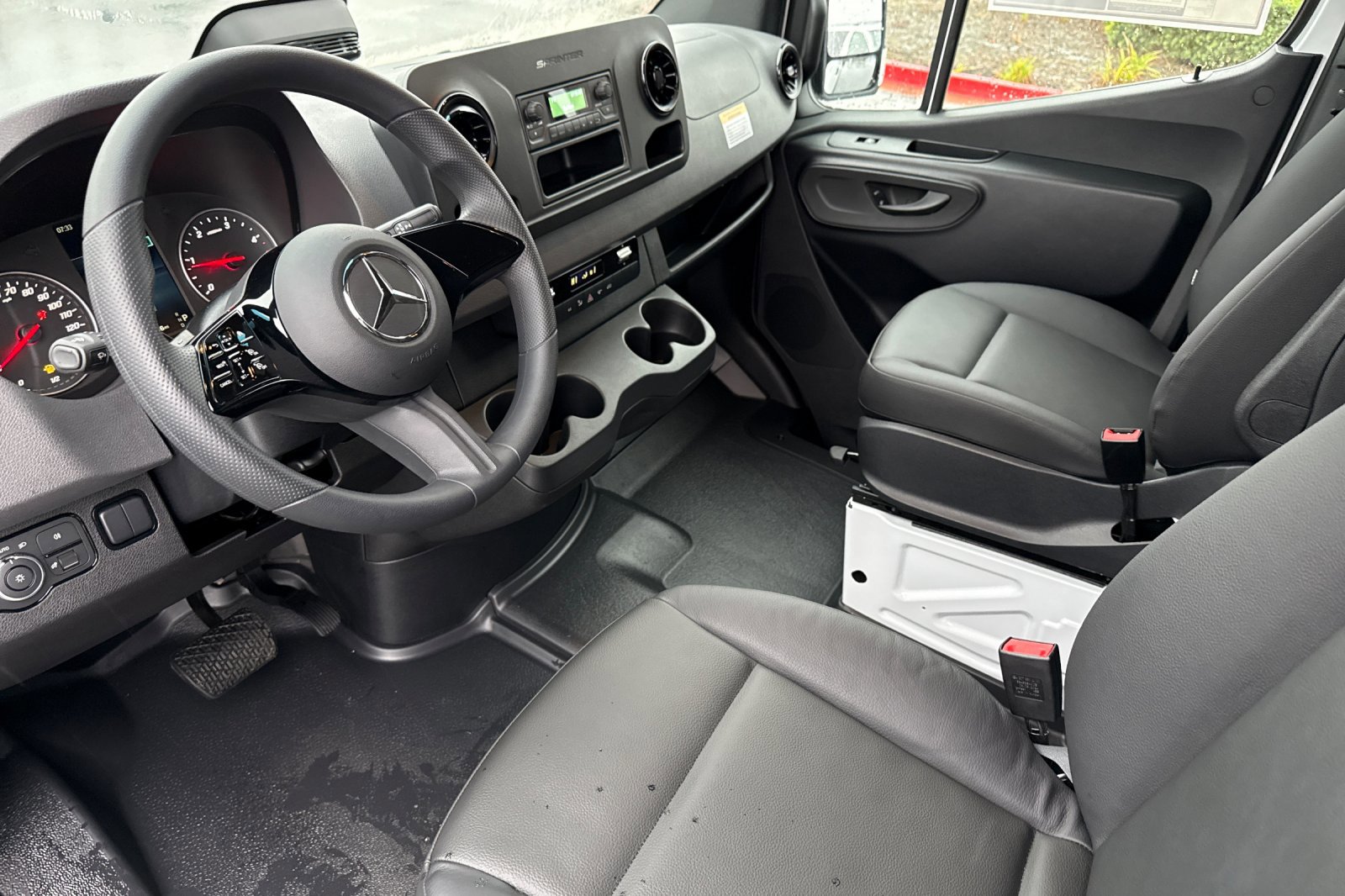 New 2025 Mercedes-Benz Sprinter 2500 image 10
