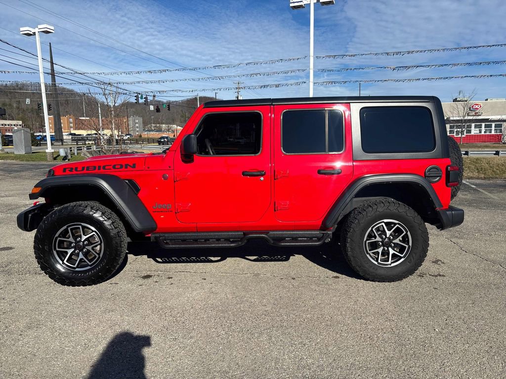 Used 2024 Jeep Wrangler Unlimited Rubicon image 2