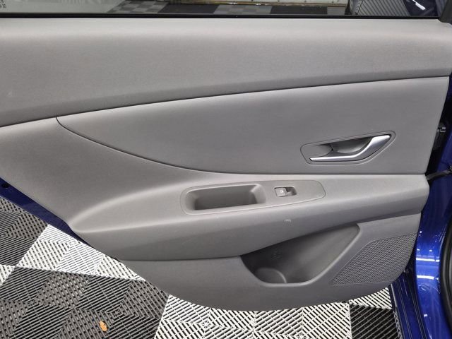 Used 2023 Hyundai Elantra SEL FWD image 15
