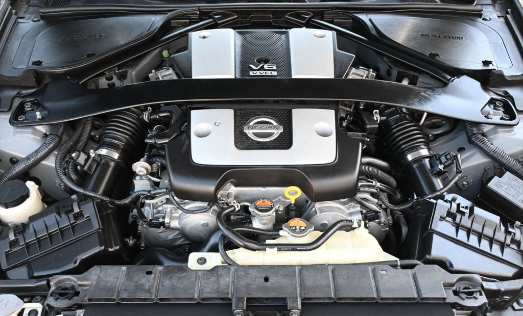 Used 2014 Nissan 370Z Touring w/ Sport Package RWD image 21