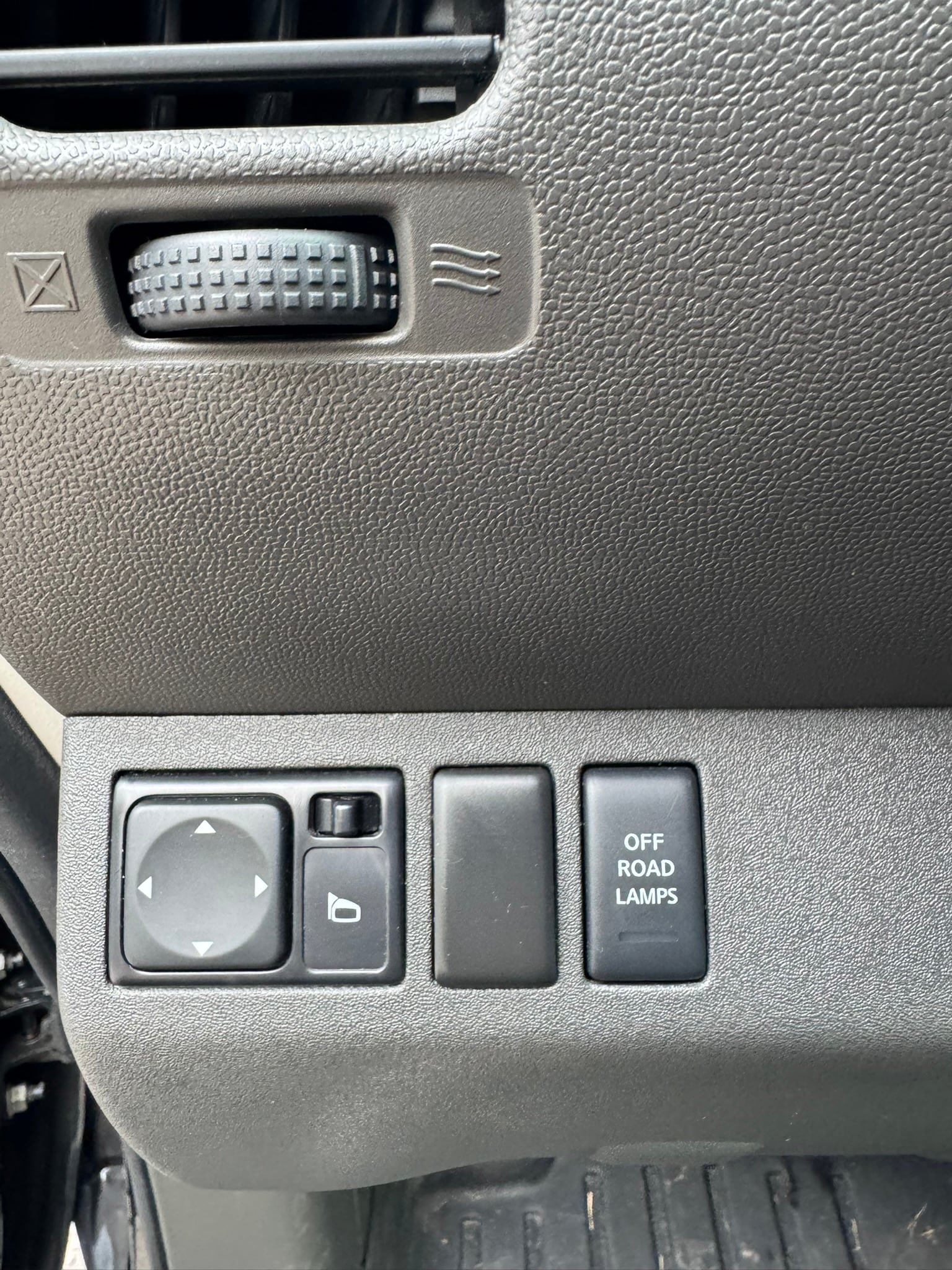 Used 2015 Nissan Xterra PRO-4X AWD/4WD image 20