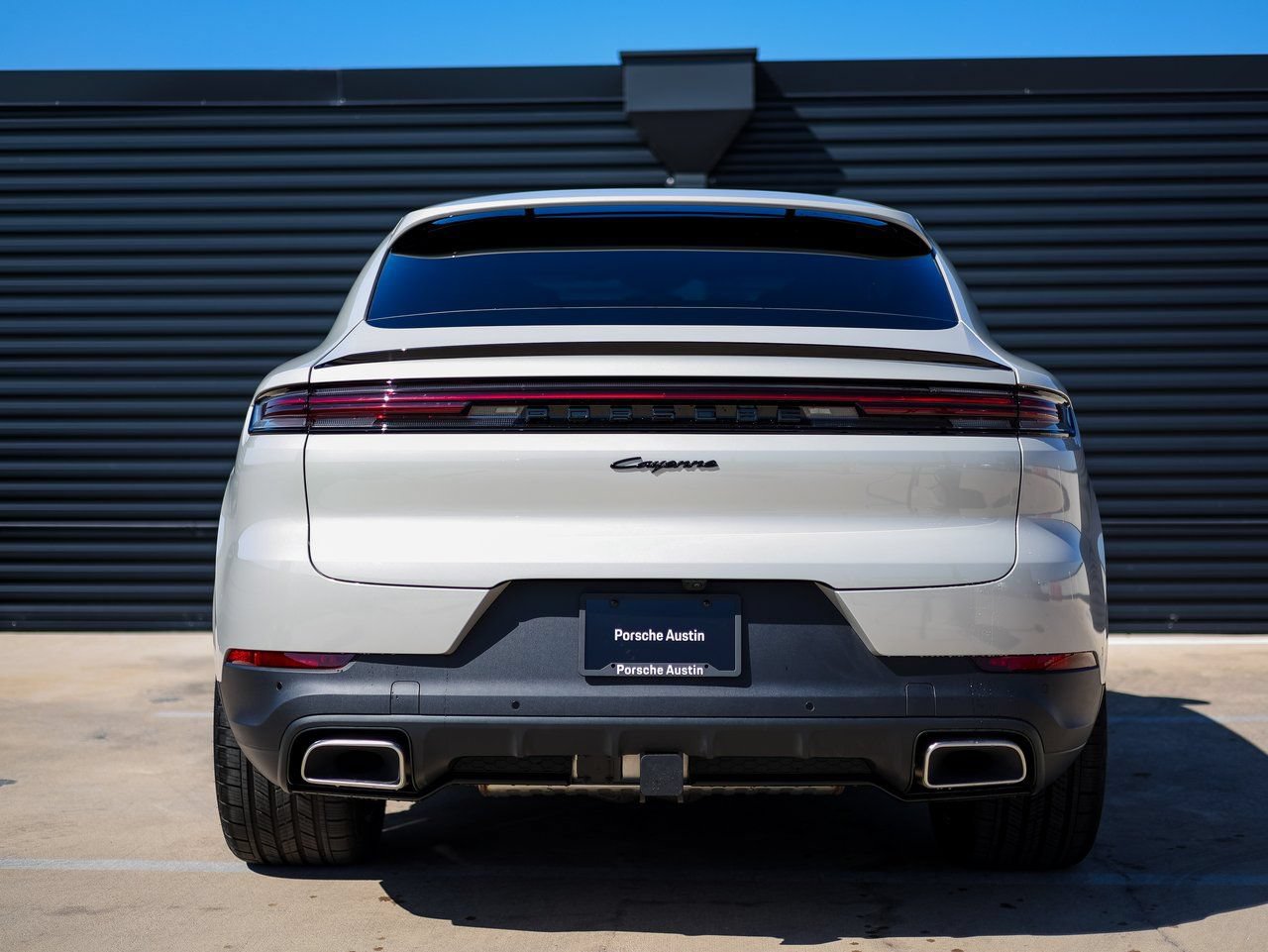 New 2026 Porsche Cayenne E-Hybrid Coupe AWD/4WD image 6