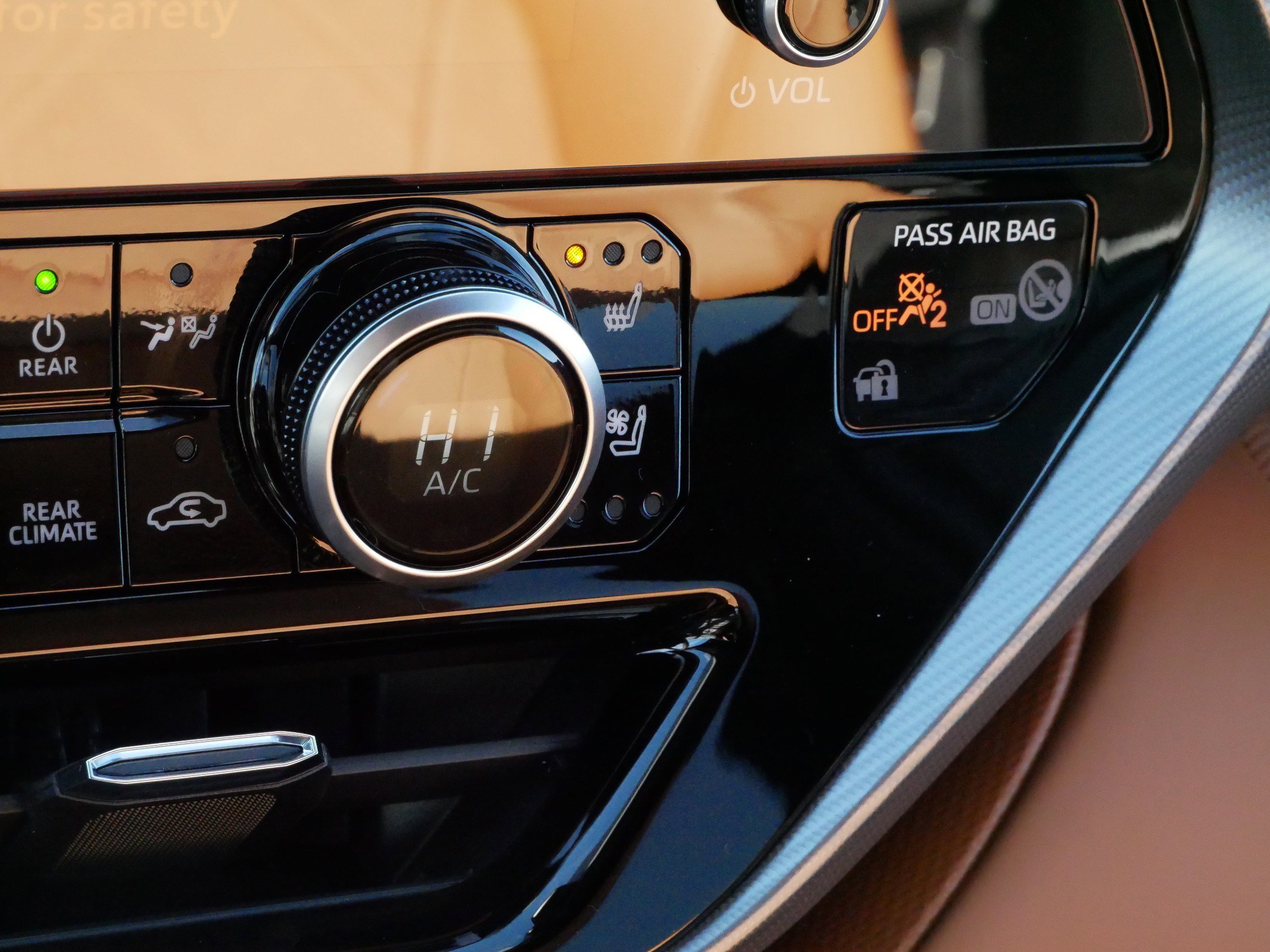 Certified 2026 Toyota Highlander Platinum image 27