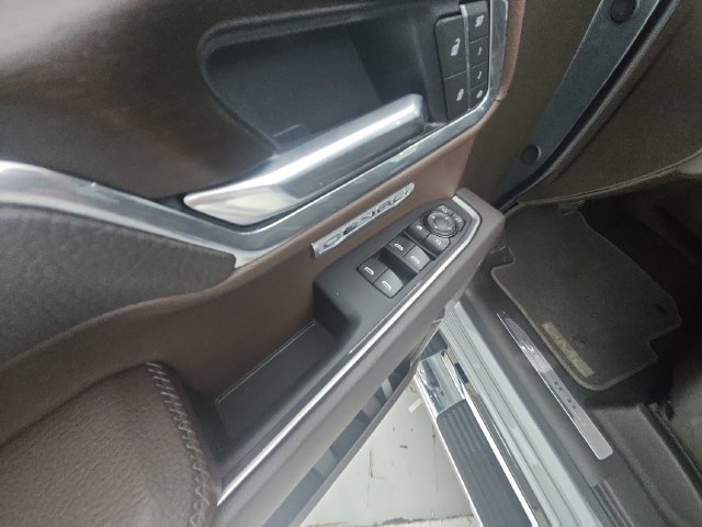 Used 2025 GMC Sierra 1500 Denali AWD/4WD image 12
