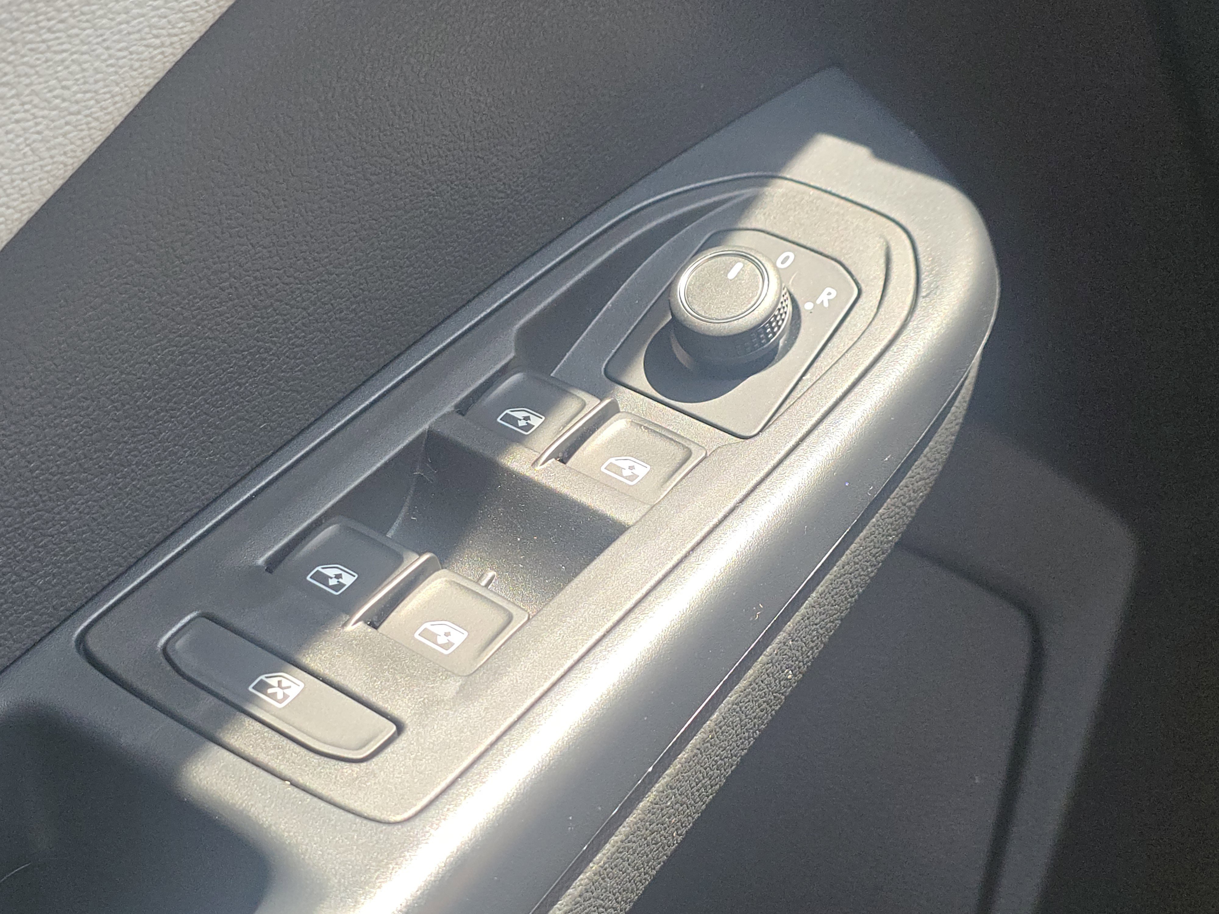 New 2025 Volkswagen Taos S image 24