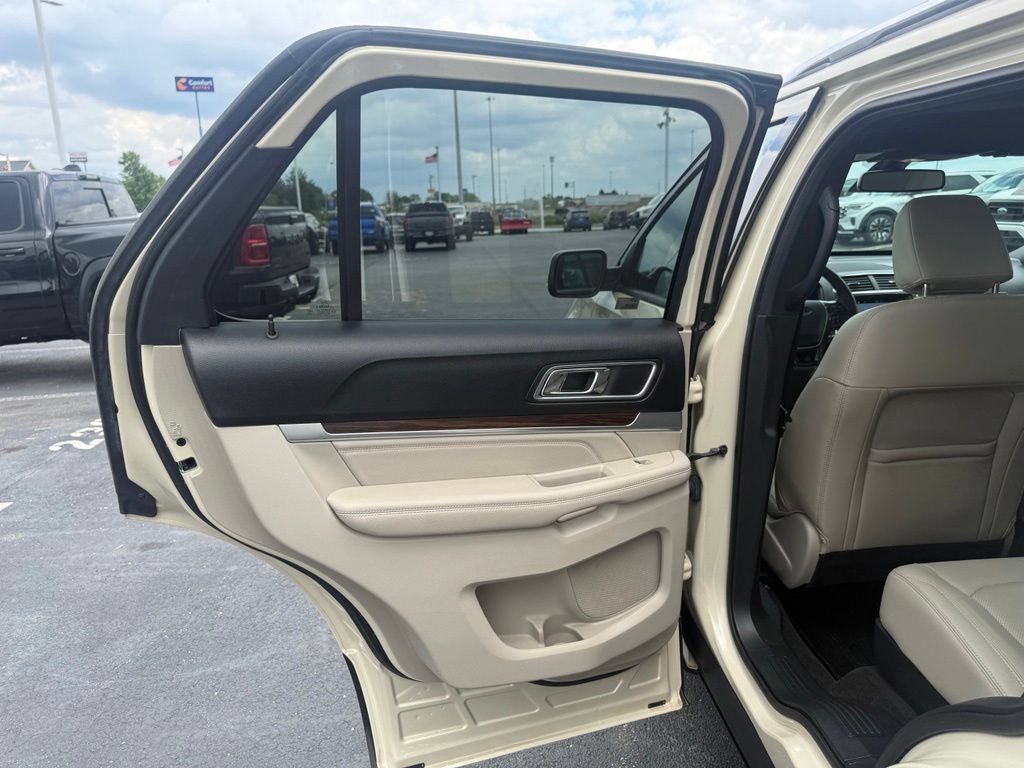 Used 2018 Ford Explorer Limited w/ Ford Safe & Smart Package AWD/4WD image 40