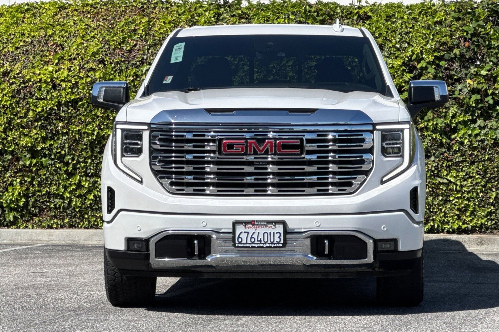 Used 2023 GMC Sierra 1500 Denali w/ Technology Package AWD/4WD image 10