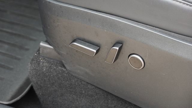 Used 2023 Tesla Model Y Long Range AWD/4WD image 18