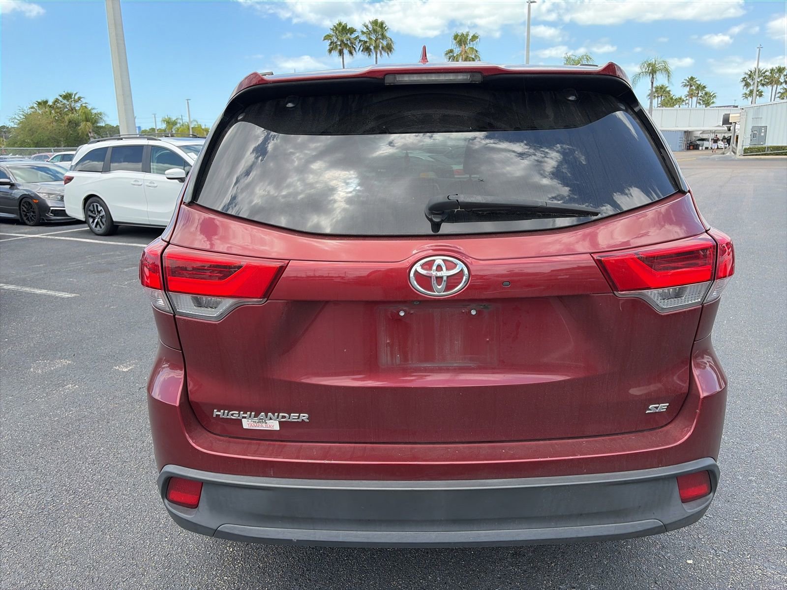 Used 2018 Toyota Highlander SE image 6