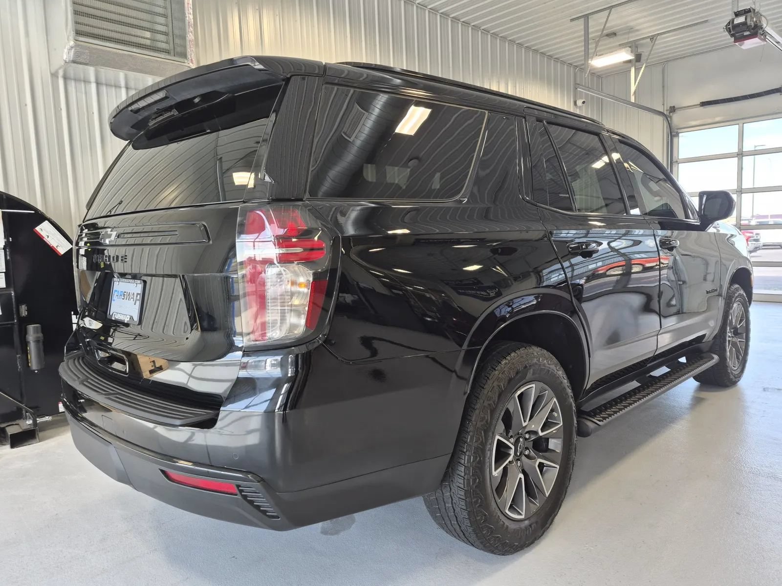 Used 2024 Chevrolet Tahoe Z71 AWD/4WD image 3