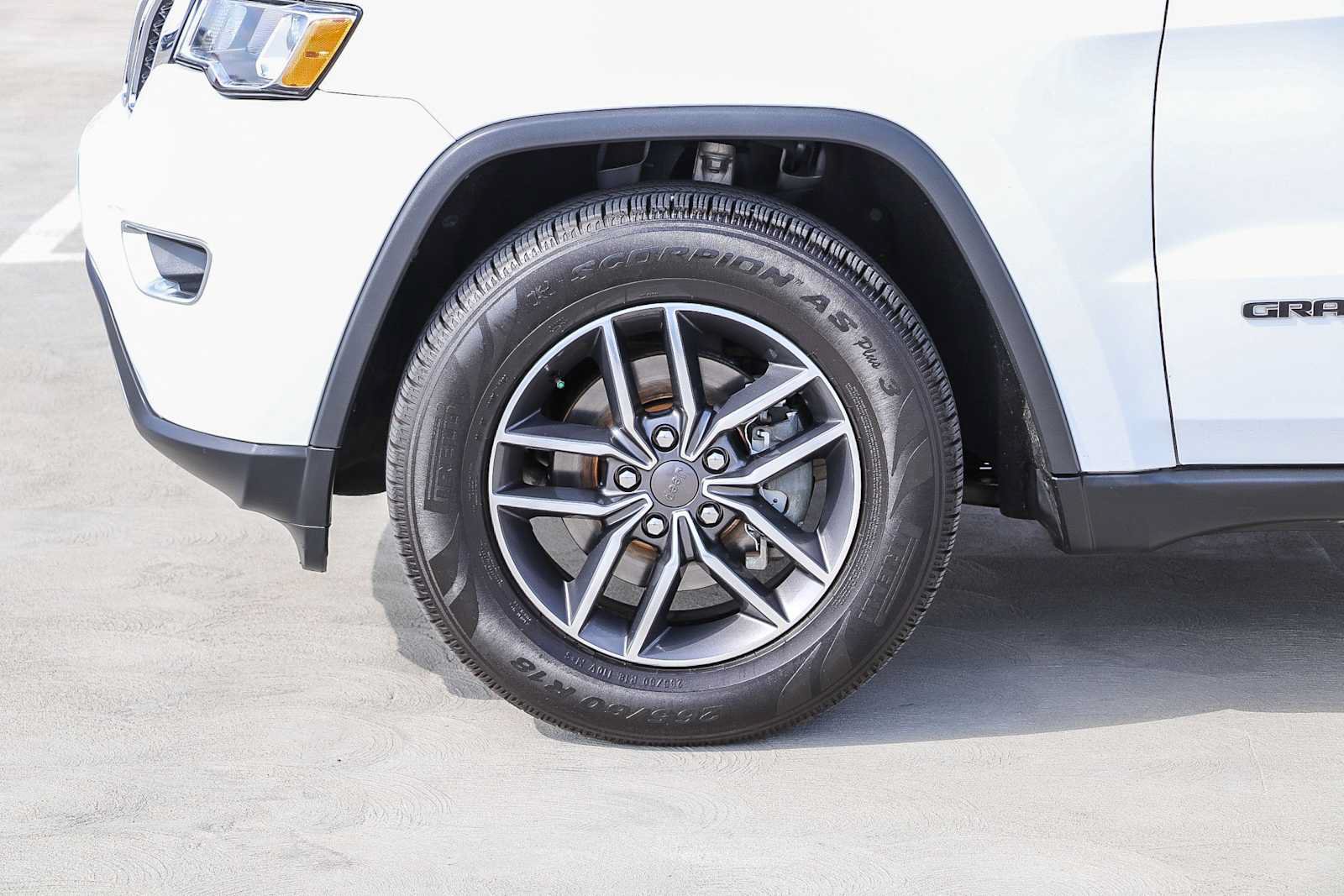 Used 2019 Jeep Grand Cherokee Limited RWD image 11