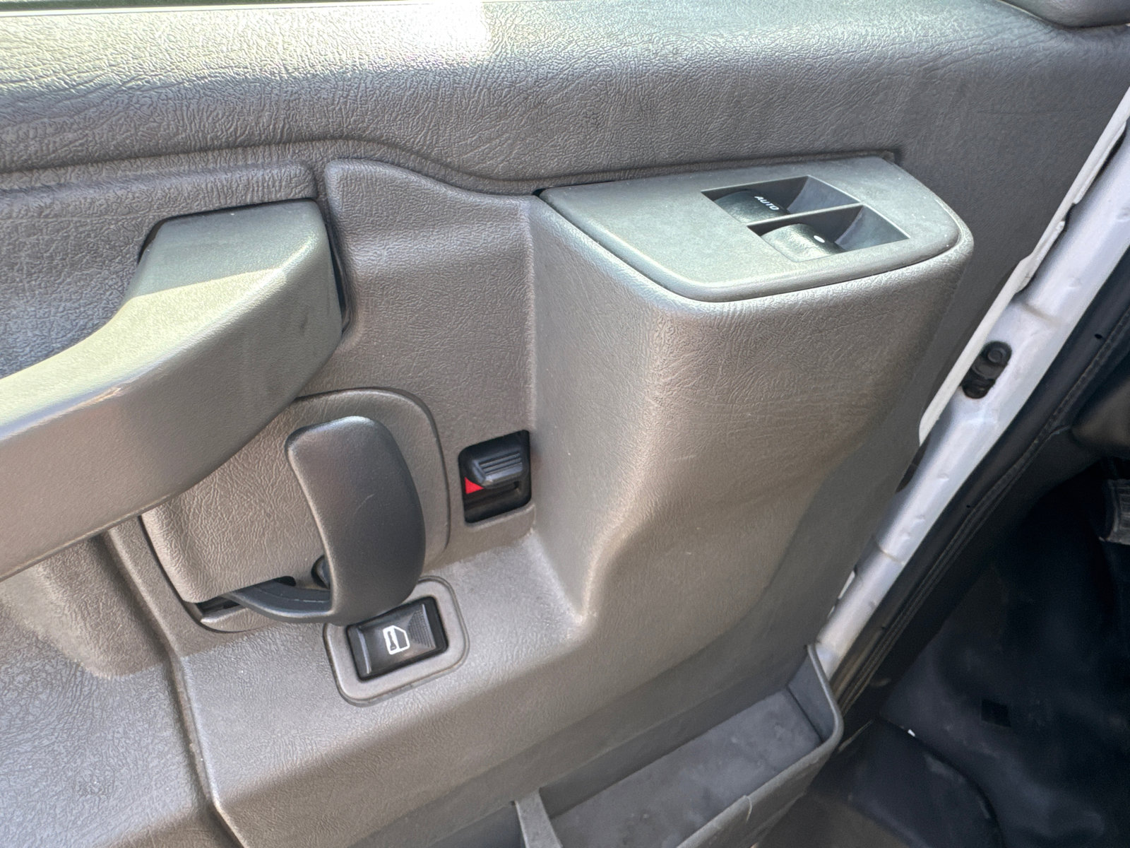 Used 2019 Chevrolet Express 3500 LS image 11