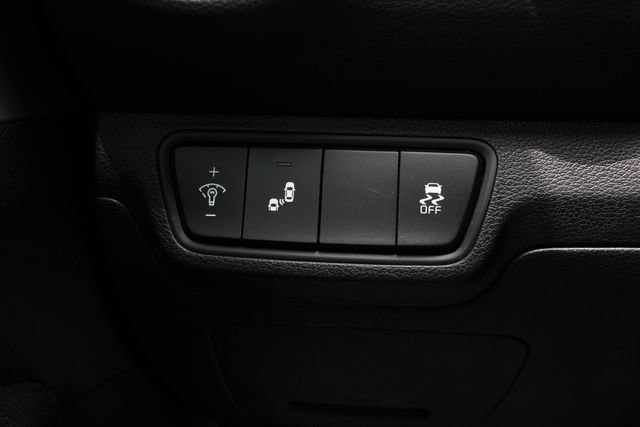 Used 2023 Kia Forte LXS w/ LXS Technology Package FWD image 9