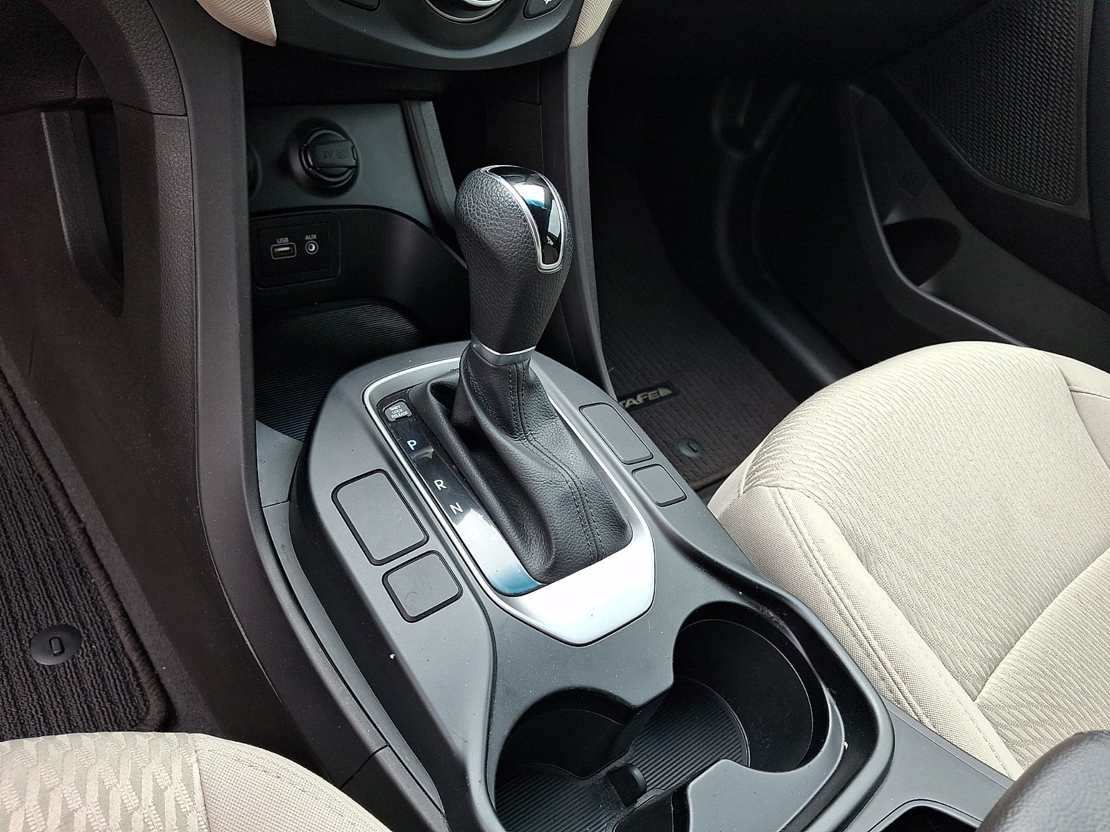 Used 2017 Hyundai Santa Fe Sport FWD image 14