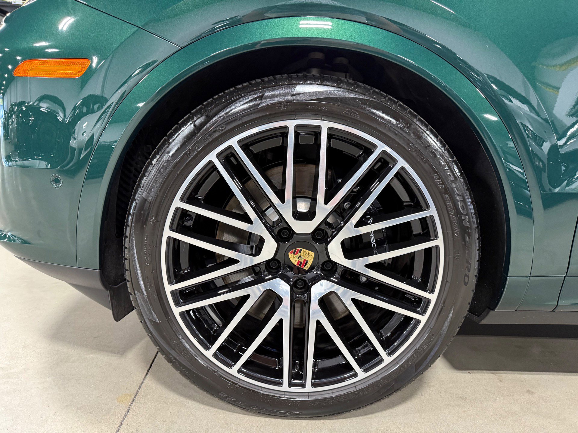 Used 2024 Porsche Cayenne S image 13