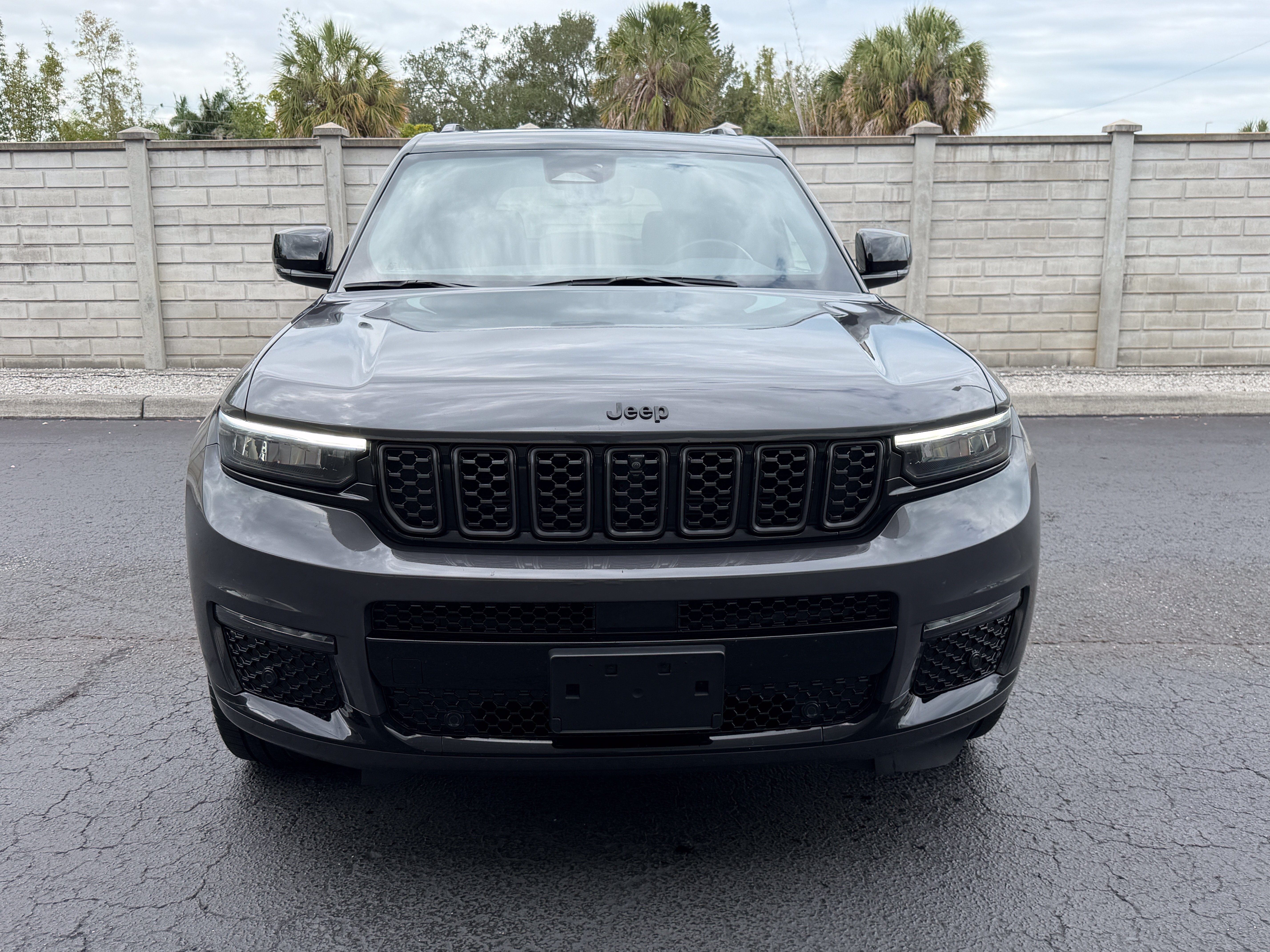 Used 2023 Jeep Grand Cherokee L Summit AWD/4WD image 10