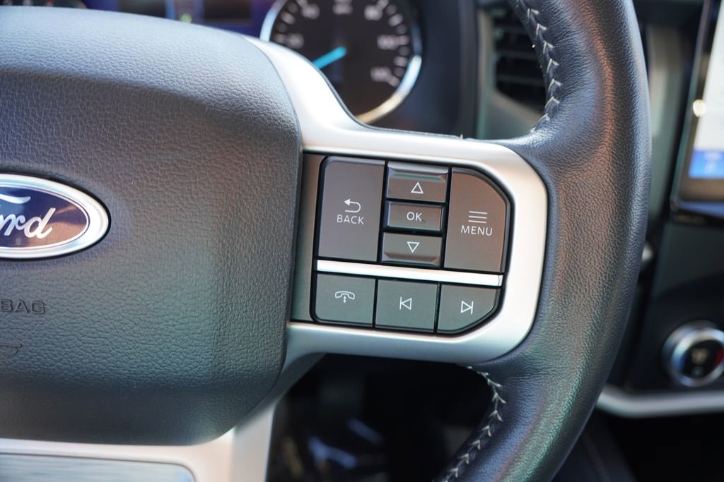 Certified 2024 Ford Expedition XLT image 35