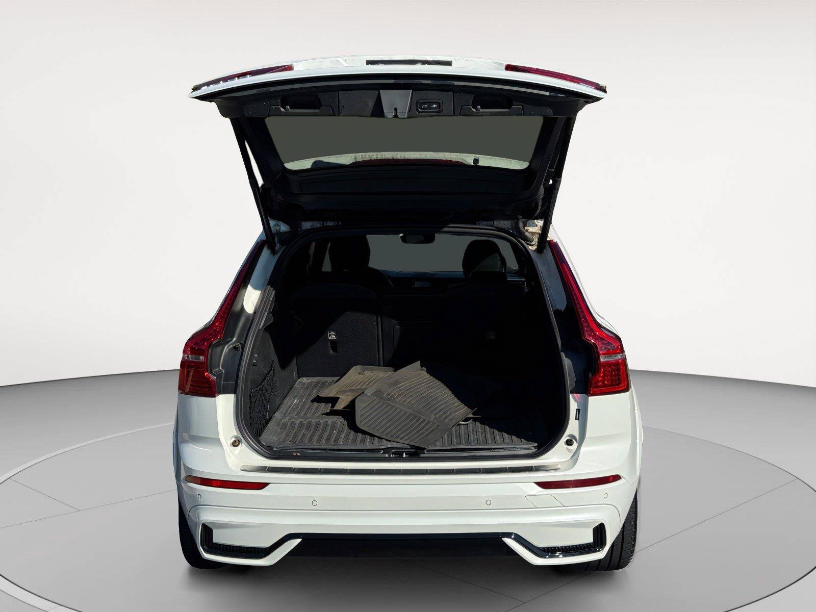 Used 2022 Volvo XC60 T8 Polestar w/ Protection Package Premier AWD/4WD image 11