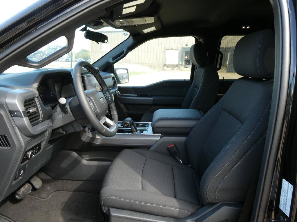 New 2026 Ford F150 XLT w/ XLT Black Appearance Package AWD/4WD image 17
