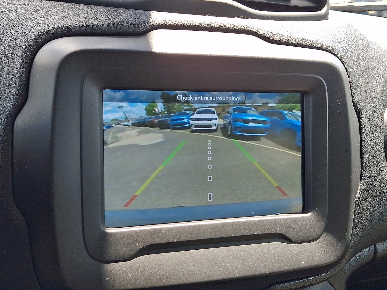 Used 2020 Jeep Renegade Latitude AWD/4WD image 16