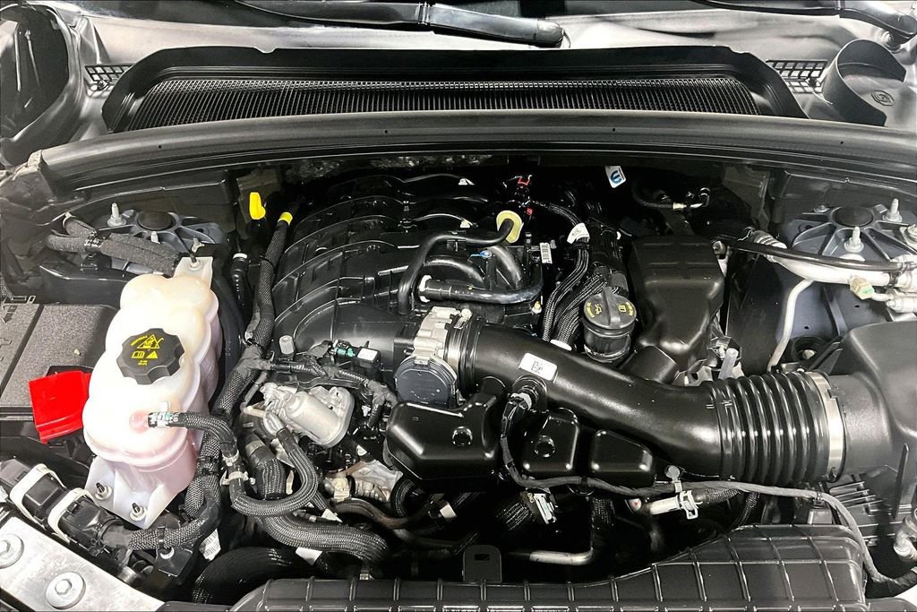 Used 2024 Jeep Grand Cherokee Laredo w/ Trailer Tow Package image 41