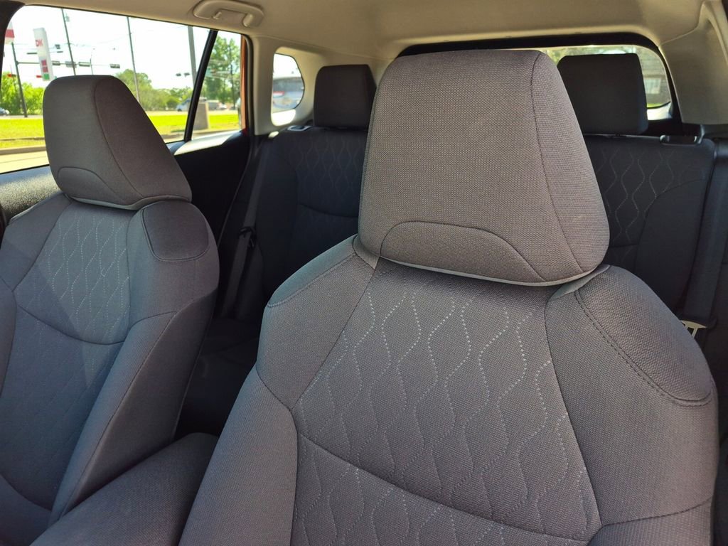 Used 2024 Toyota Corolla Cross LE FWD image 27