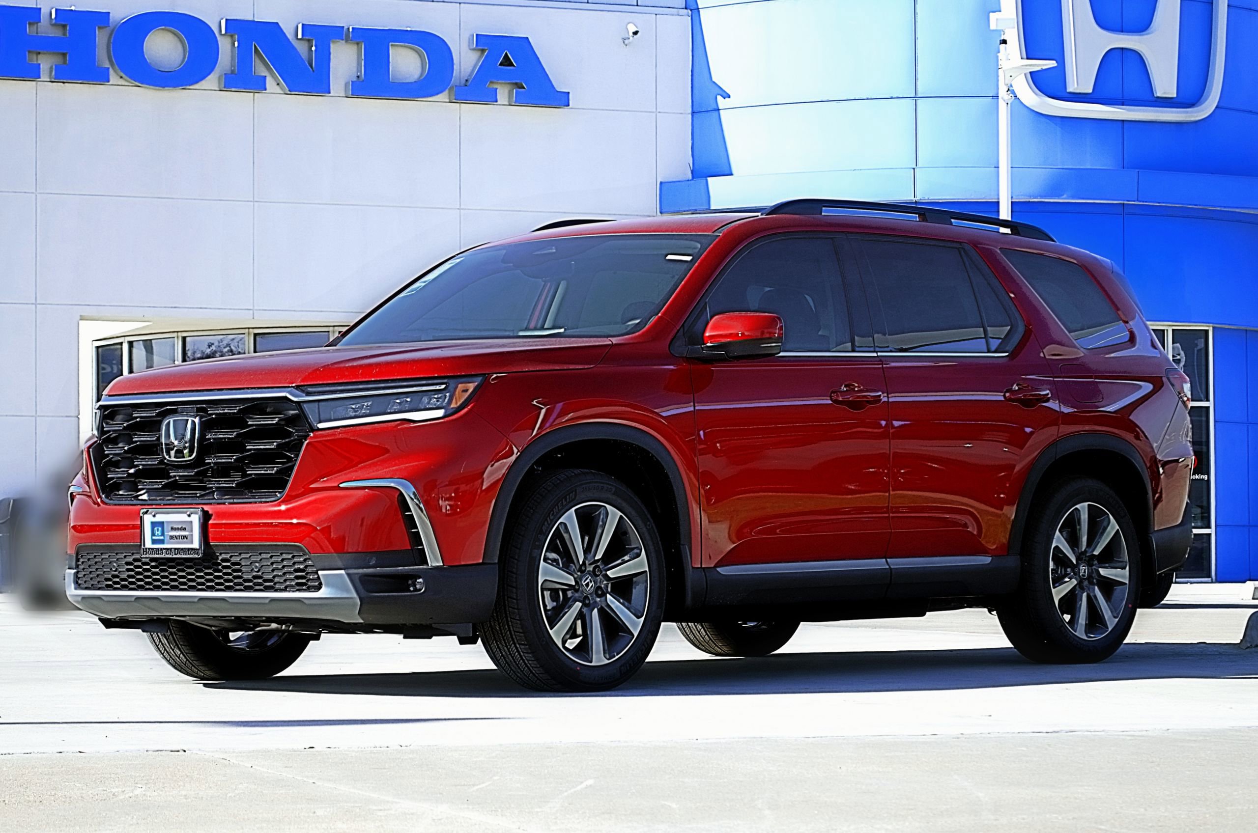 Used 2025 Honda Pilot Touring
