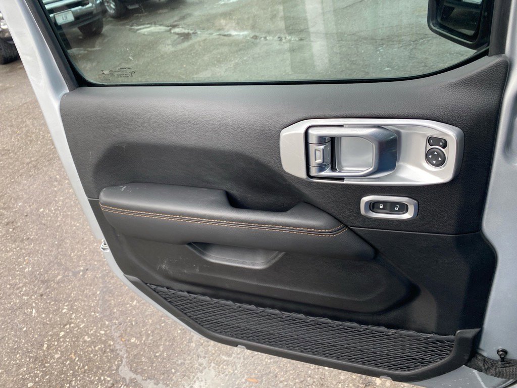 Used 2022 Jeep Gladiator Overland image 24