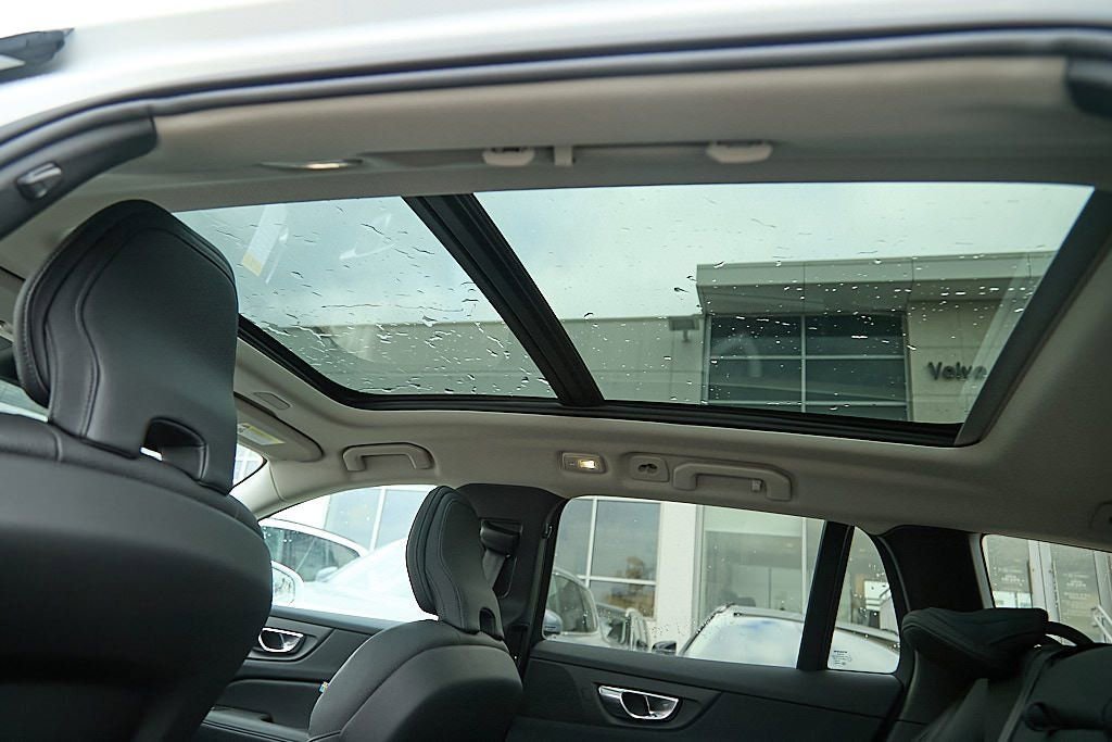 New 2026 Volvo V60 B5 Cross Country Plus w/ Climate Package image 28