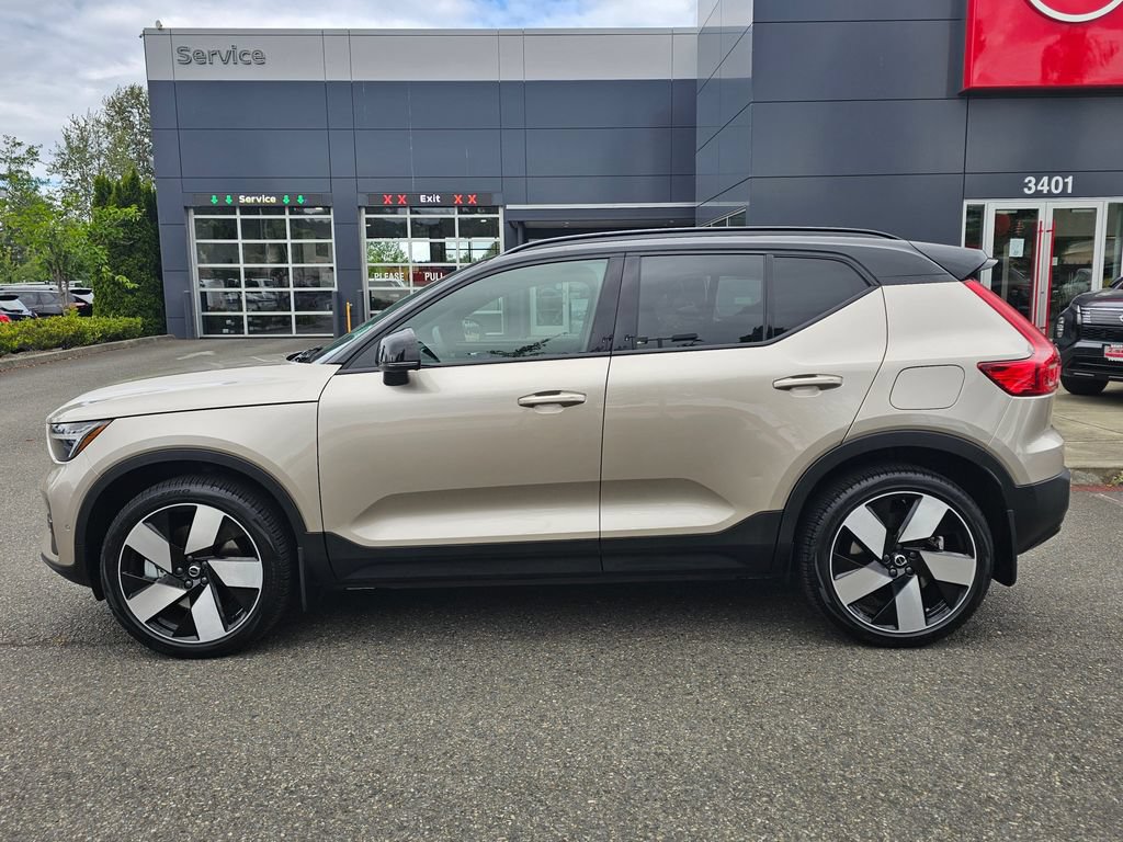 Used 2023 Volvo XC40 Recharge Ultimate w/ Protection Package Premier AWD/4WD image 8