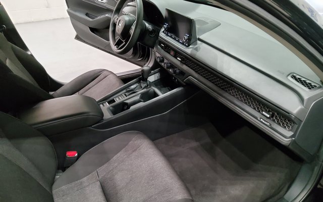 Used 2023 Honda Accord EX image 17