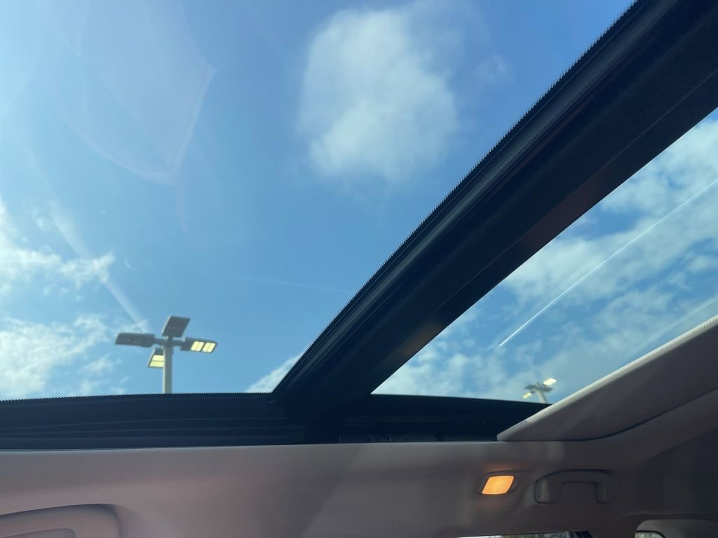 Used 2017 Nissan Rogue SL w/ SL Premium Package image 17