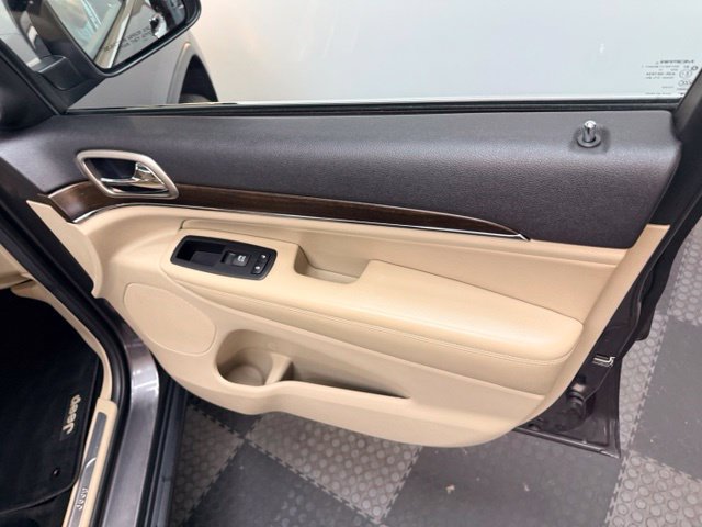 Used 2014 Jeep Grand Cherokee Limited AWD/4WD image 41