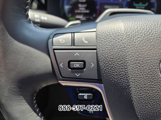 Used 2024 Toyota Crown Platinum AWD/4WD image 28