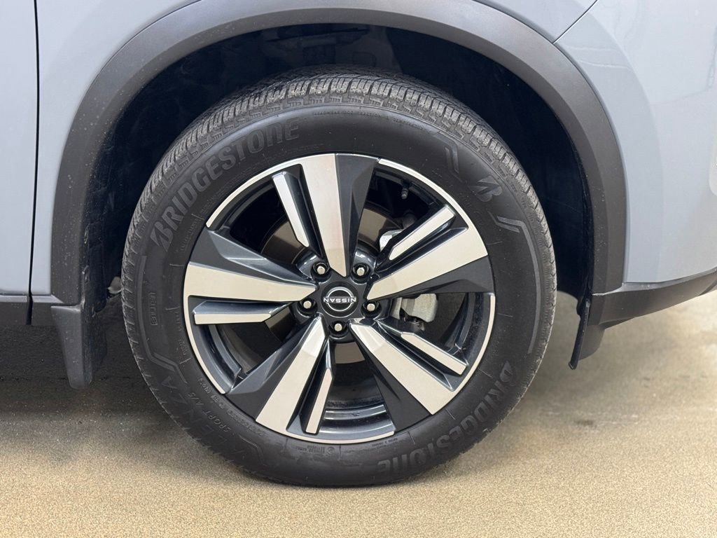Used 2023 Nissan Rogue SL AWD/4WD image 4