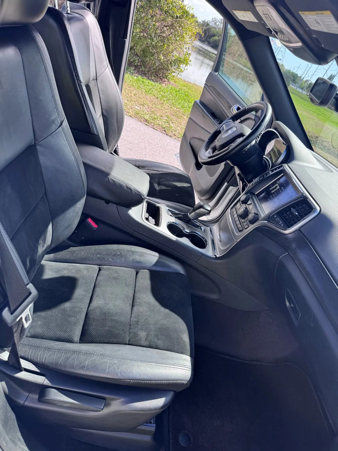 Used 2018 Jeep Grand Cherokee Altitude image 10