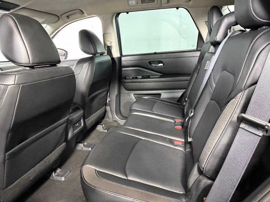 Used 2024 Nissan Pathfinder SL image 26