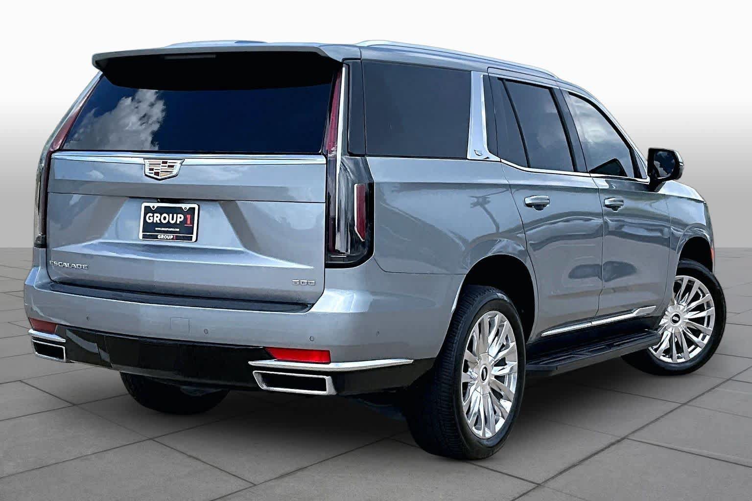 Used 2024 Cadillac Escalade Premium Luxury RWD image 12