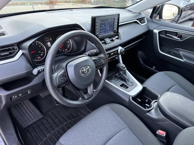 Used 2022 Toyota RAV4 XLE AWD/4WD image 22