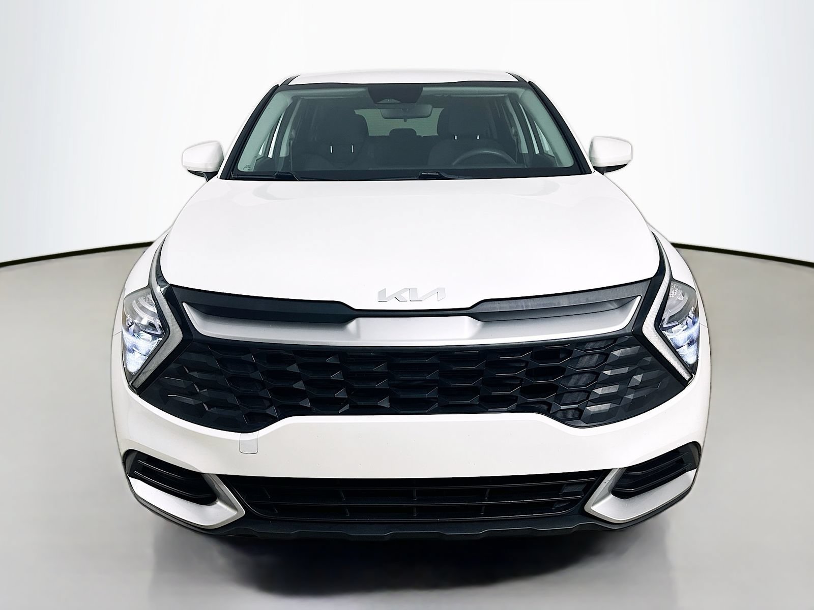 Used 2023 Kia Sportage LX FWD image 2