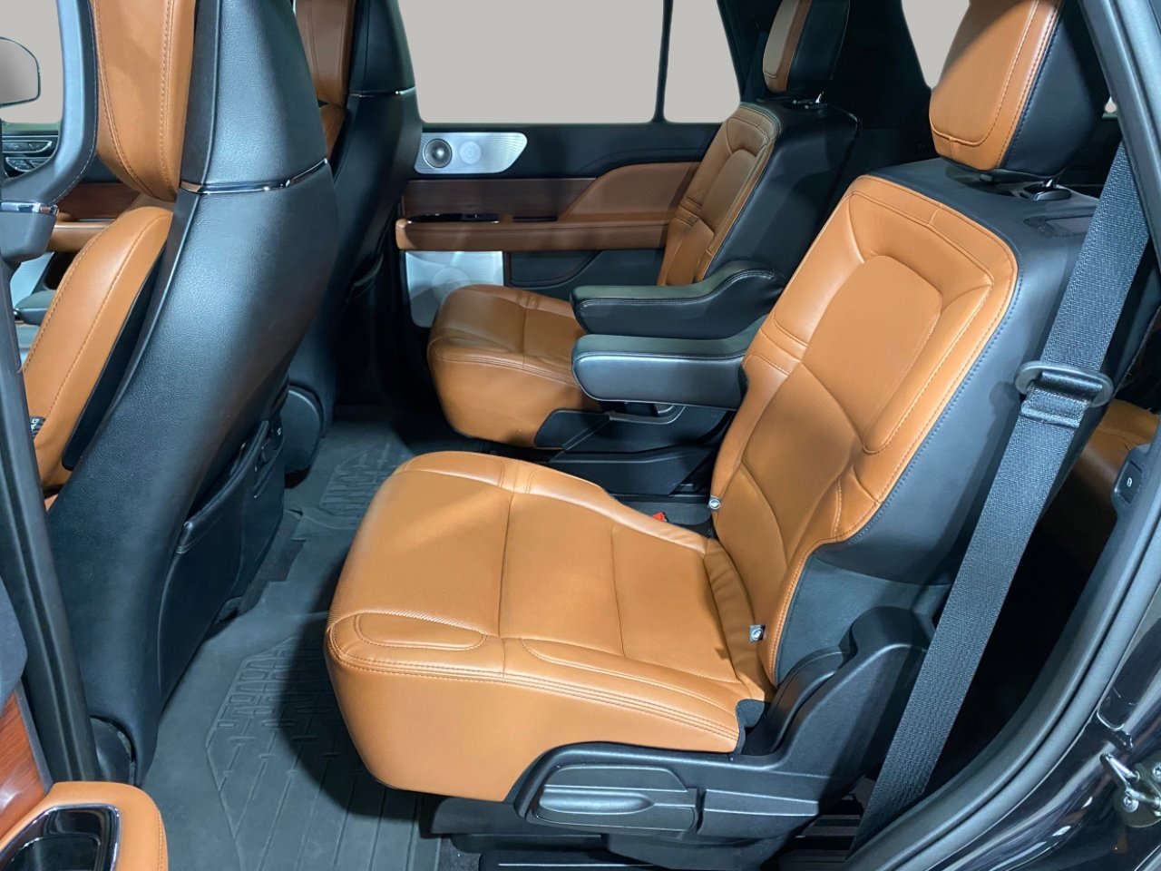 Used 2021 Lincoln Navigator Reserve image 9