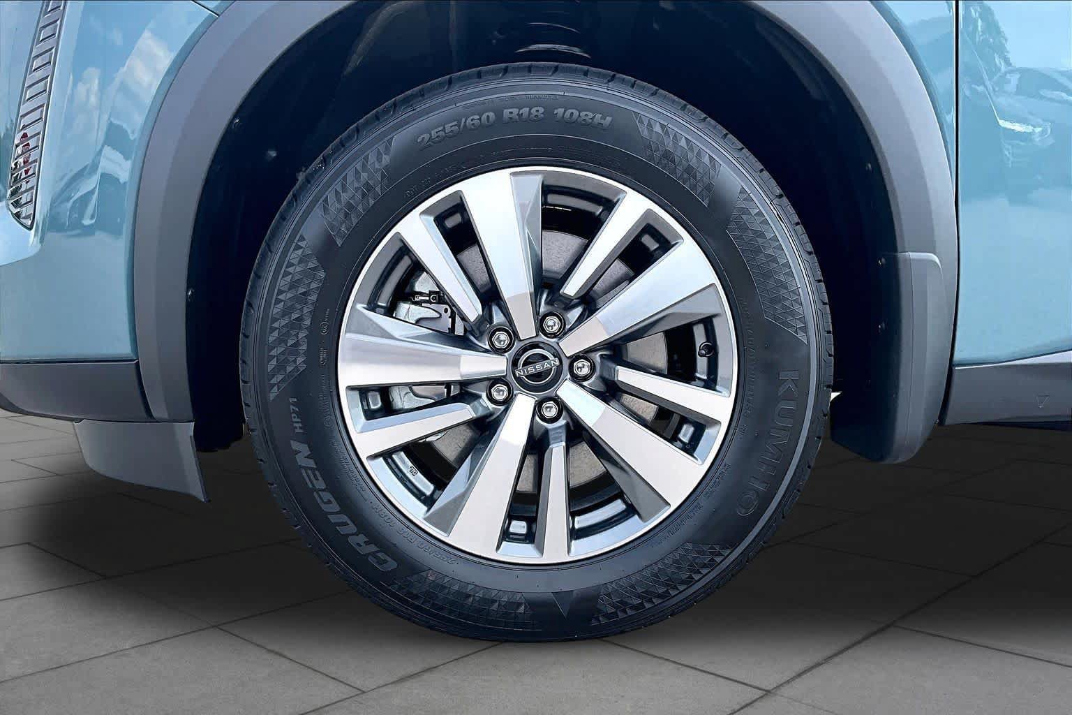New 2026 Nissan Pathfinder SL FWD image 11