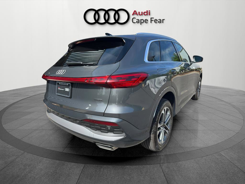 Used 2025 Audi Q5 Premium w/ Convenience Package image 5