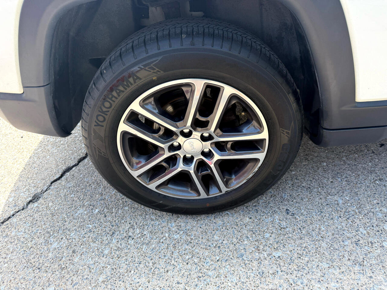 Used 2017 Jeep Compass Latitude w/ Popular Equipment Group image 14