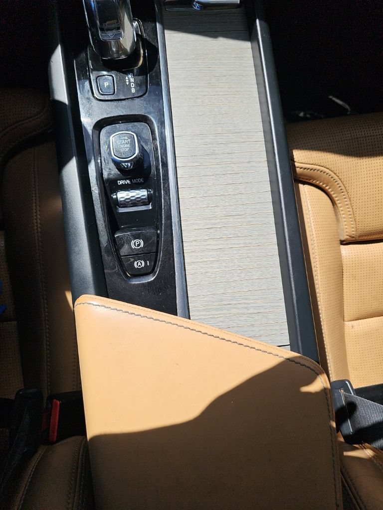 Used 2018 Volvo XC60 T8 Inscription AWD/4WD image 21