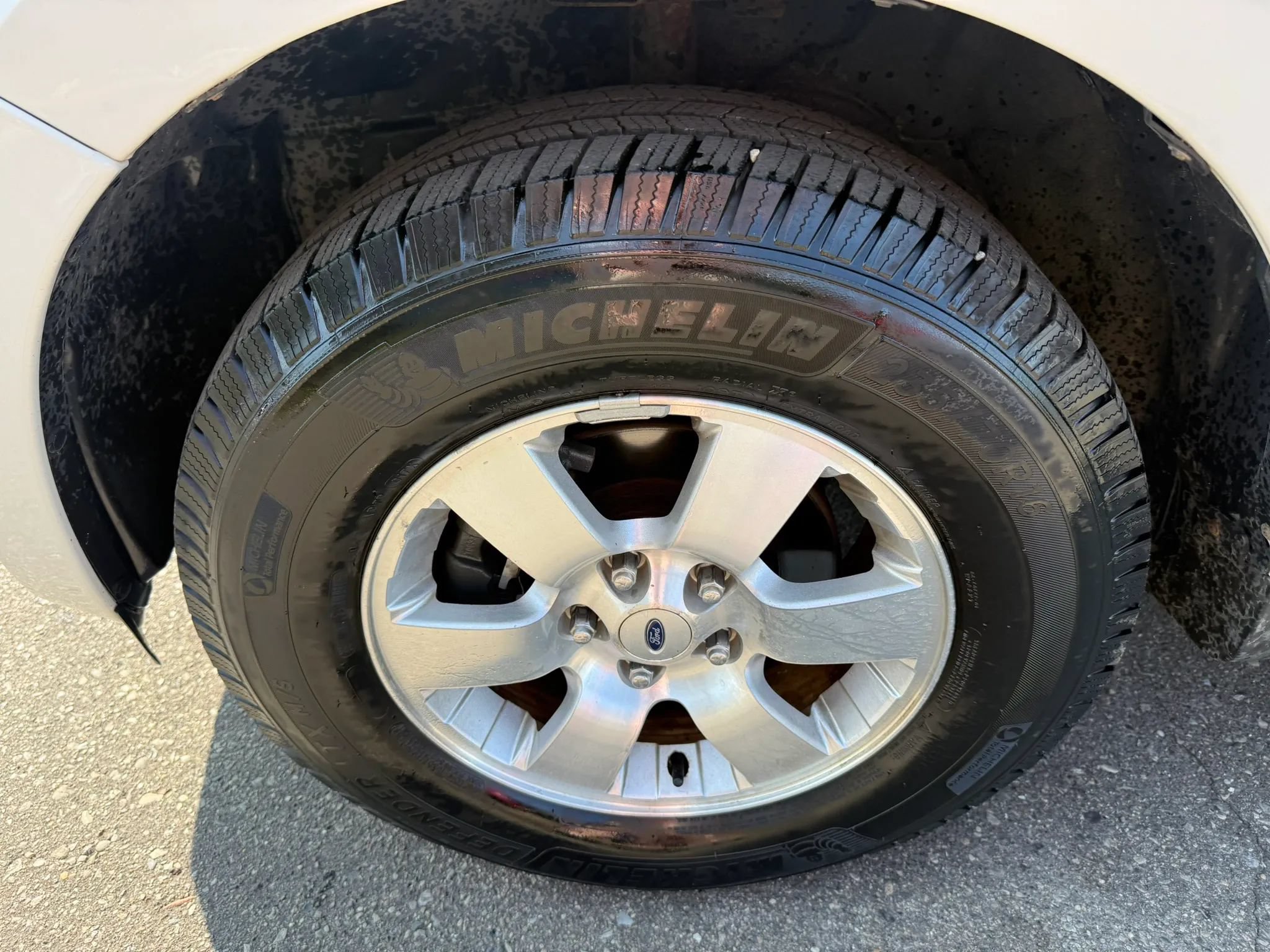 Used 2010 Ford Escape Limited FWD image 9