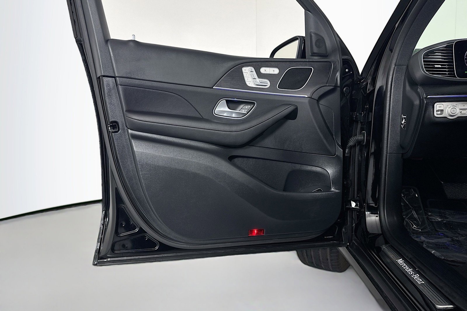 Certified 2025 Mercedes-Benz GLE 350 4MATIC image 21