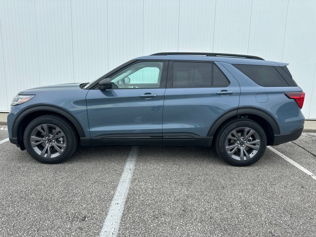 New 2026 Ford Explorer Active w/ Active Comfort Package AWD/4WD image 3